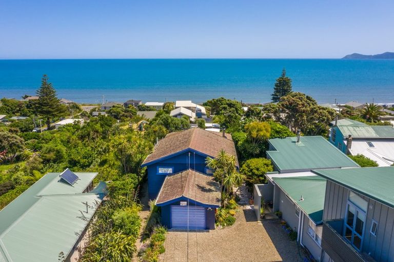 Photo of property in 145 Wellington Road, Paekakariki, 5034