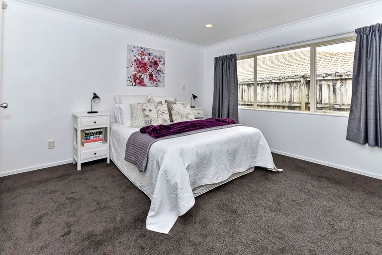 Photo of property in 31 Carisbrook Crescent, Papakura, 2110