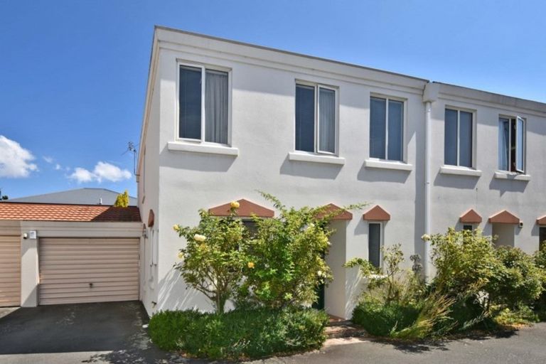 Photo of property in 66b Peverel Street, Riccarton, Christchurch, 8041