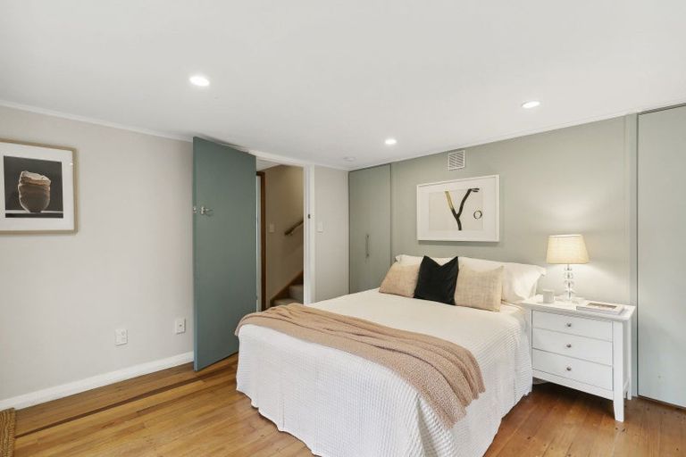 Photo of property in 13 Aplin Terrace, Ngaio, Wellington, 6035