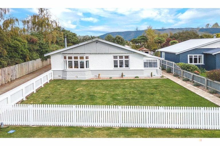 Photo of property in 17 Parsonage Road, Waimate, 7924