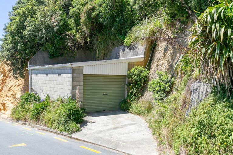 Photo of property in 122 Maida Vale Road, Roseneath, Wellington, 6011