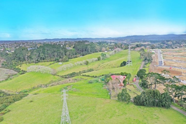Photo of property in 21 Red Hills Road, Massey, Auckland, 0614