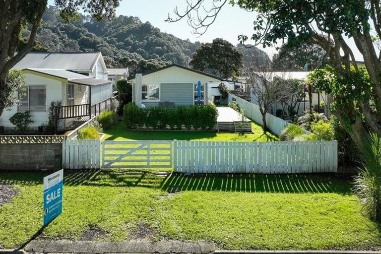 Photo of property in 34 Ocean View Road, Waihi Beach, 3611