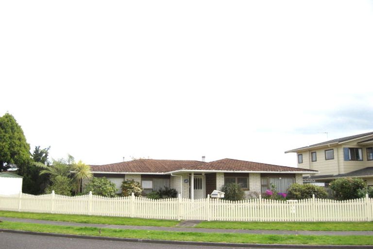 Photo of property in 6 Ballantrae Place, Highlands Park, New Plymouth, 4312