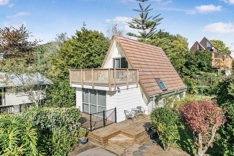 Photo of property in 64 Hazelwood Avenue, Dinsdale, Hamilton, 3204