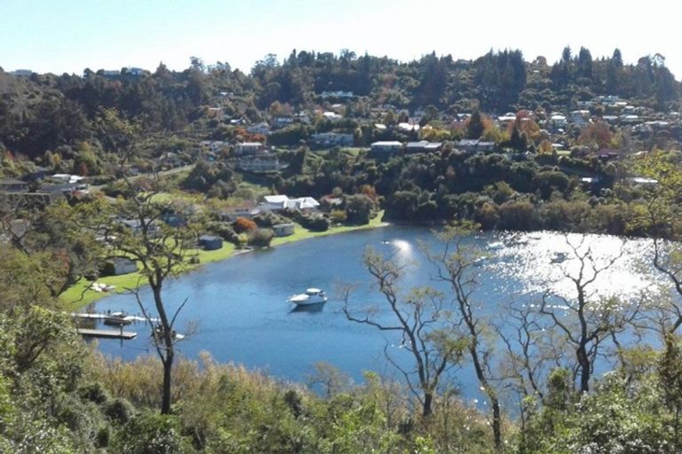 Photo of property in 21 Parawera Drive, Acacia Bay, Taupo, 3330