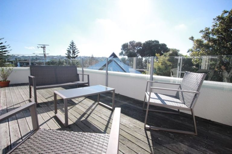 Photo of property in 1/58 Milford Road, Milford, Auckland, 0620