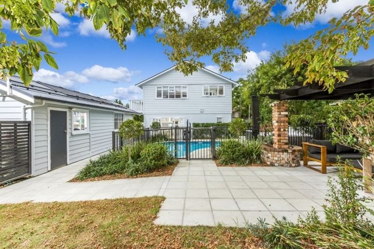 Photo of property in 53 Aramoana Avenue, Devonport, Auckland, 0624