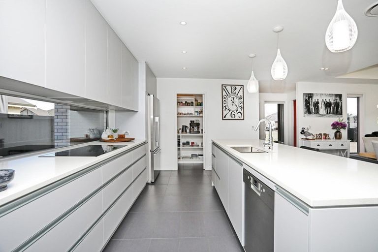 Photo of property in 28 Northside Drive, Waikiwi, Invercargill, 9810