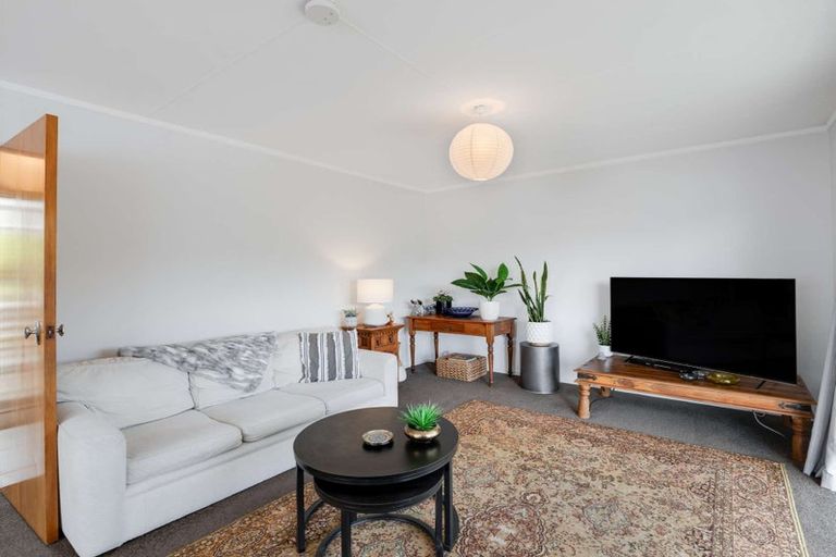 Photo of property in 2 Rangiora Street, Castlecliff, Whanganui, 4501