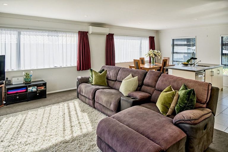 Photo of property in 11 Moonsail Drive, Whitby, Porirua, 5024