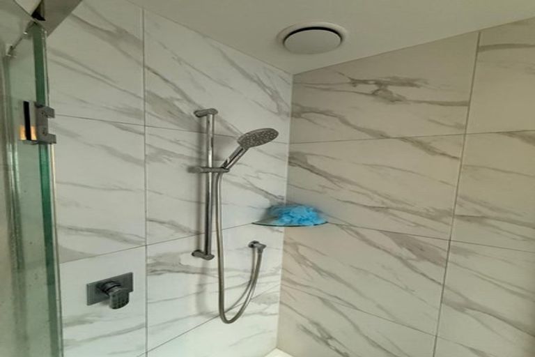 Photo of property in 3/216 Rosebank Road, Avondale, Auckland, 1026