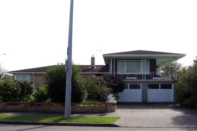Photo of property in 1 Dittmer Drive, Awapuni, Palmerston North, 4412