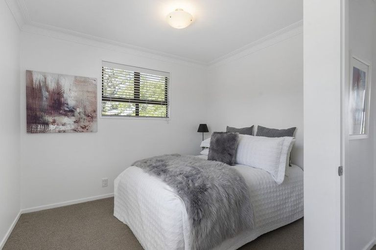 Photo of property in 27 Lexington Drive, Botany Downs, Auckland, 2010