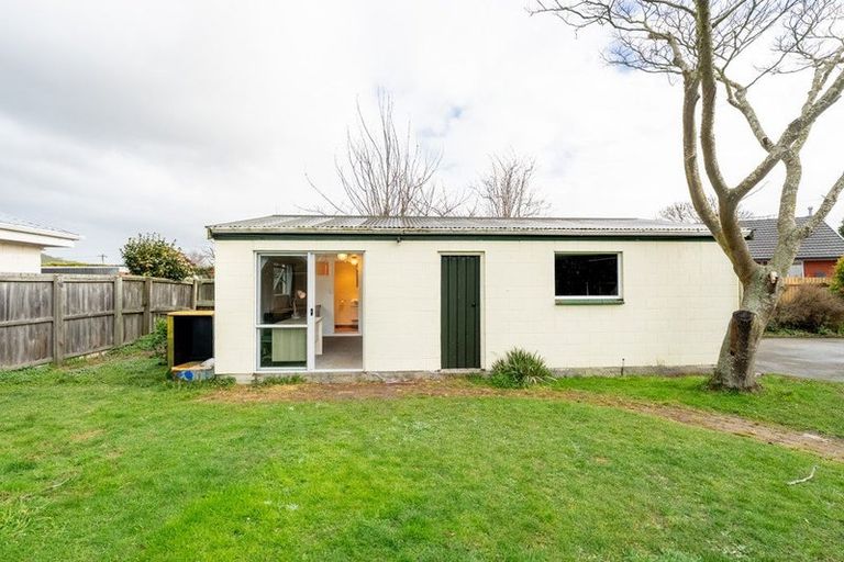 Photo of property in 19 Elwyn Place, Avonhead, Christchurch, 8042