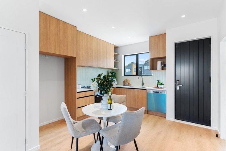 Photo of property in 42 Taukahiwi Road, Pukekohe, 2120