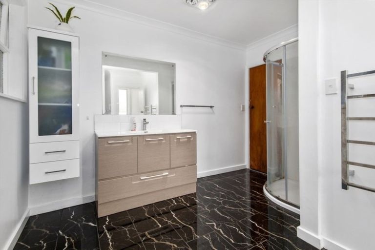 Photo of property in 2/147 Stokes Valley, Stokes Valley, Lower Hutt, 5019