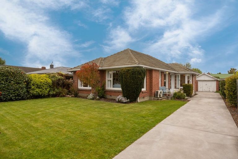 Photo of property in 8 Roslyn Avenue, Mairehau, Christchurch, 8052