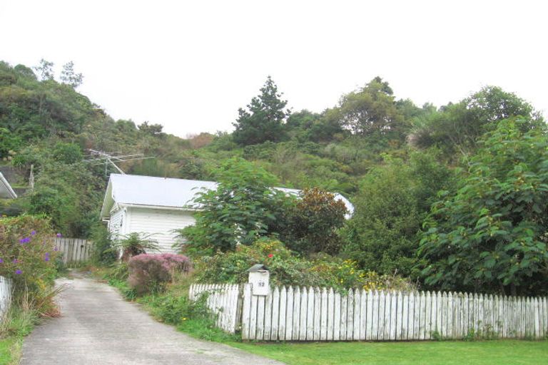 Photo of property in 12 Lincoln Avenue, Tawa, Wellington, 5028