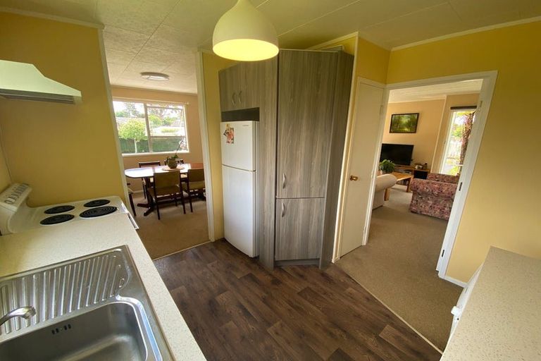 Photo of property in 42 Claverdon Drive, Massey, Auckland, 0614