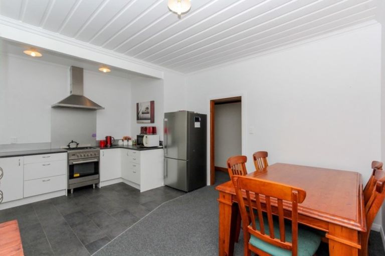 Photo of property in 6 Morley Street, New Plymouth, 4310