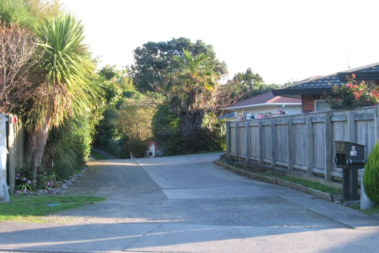 Photo of property in 8a Fleetwood Grove, Waikanae, 5036