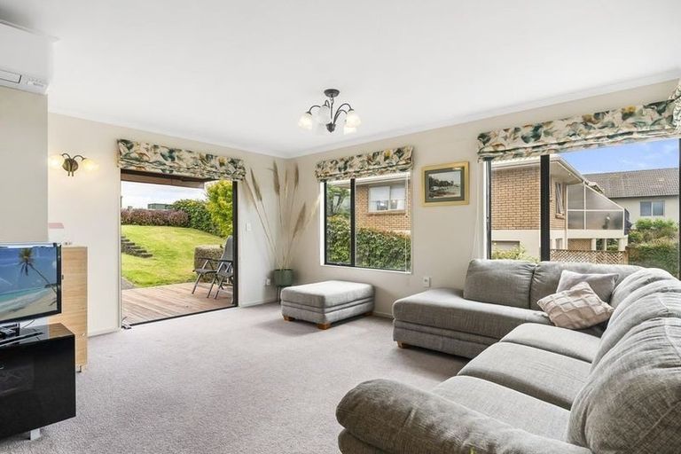 Photo of property in 1 Owen Place, Omokoroa, 3114