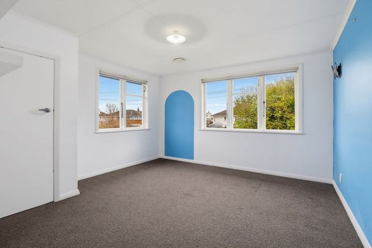 Photo of property in 12 Holland Crescent, Bulls, 4818