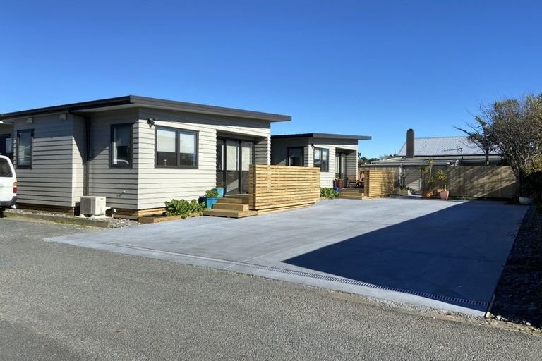 Photo of property in 33 Belt Road, Moturoa, New Plymouth, 4310
