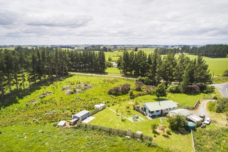 Photo of property in 73 Monteith Street, Halcombe, Feilding, 4779