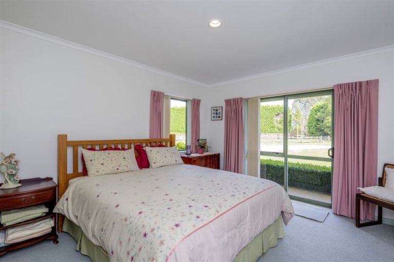 Photo of property in 98 Taylors Road, Otaki, 5583