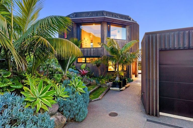 Photo of property in 14 Wilson Way, Waikanae, 5036