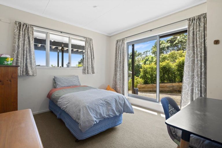 Photo of property in 99 Kawakawa Bay Coast Road, Kawakawa Bay, Papakura, 2585