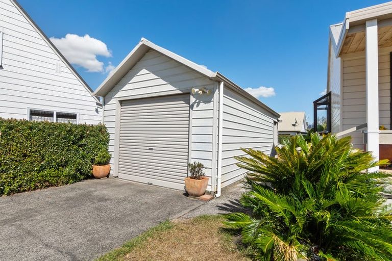 Photo of property in 18 Kingfisher Way, Te Kowhai, Hamilton, 3288