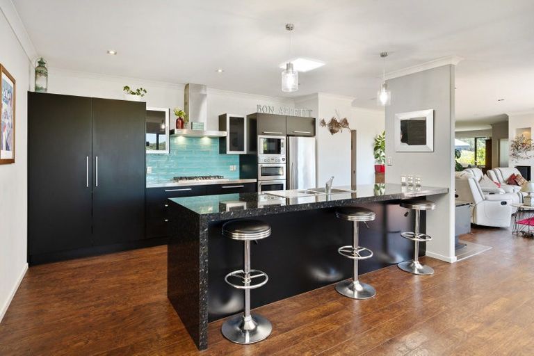 Photo of property in 14 Bell Bird Rise, Picton, 7220