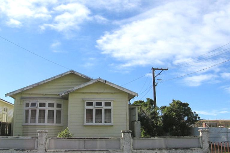 Photo of property in 21 Bridge Street, Rongotai, Wellington, 6022