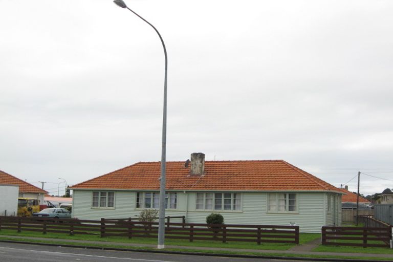 Photo of property in 24-26 Nelson Street, Waitara, 4320