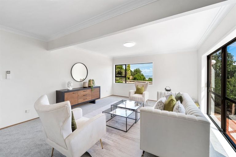 Photo of property in 2/23 Ridge Road, Waiake, Auckland, 0630