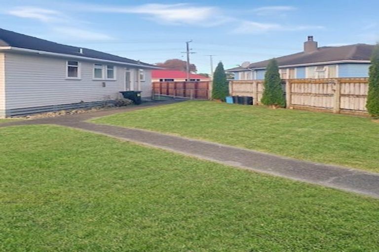 Photo of property in 23 Holland Crescent, Bulls, 4818