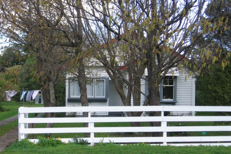 Photo of property in 18 Bell Street, Featherston, 5710