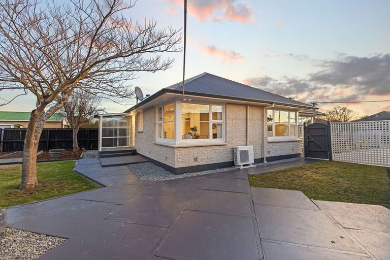 Photo of property in 15 Vivian Street, Burwood, Christchurch, 8083