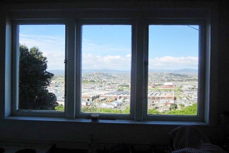 Photo of property in 14 Imperial Terrace, Melrose, Wellington, 6022