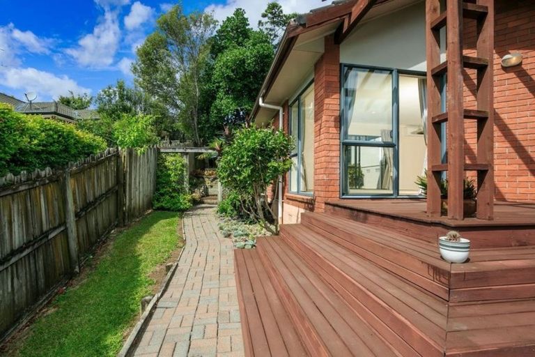 Photo of property in 16 Phoebe Meikle Place, Torbay, Auckland, 0630