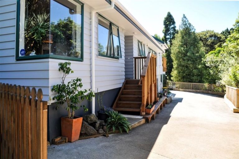 Photo of property in 36 Emlyn Place, Torbay, Auckland, 0630