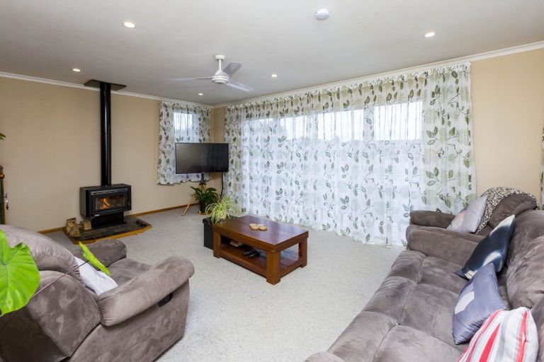 Photo of property in 19 Haylock Grove, Totara Park, Upper Hutt, 5018