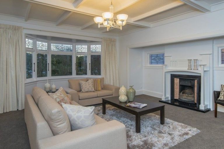 Photo of property in 134 Kelburn Parade, Kelburn, Wellington, 6012