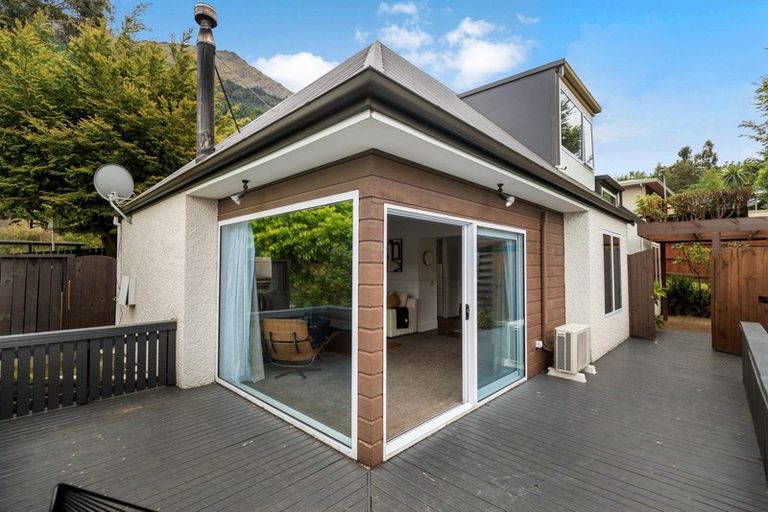 Photo of property in 8 Arawata Terrace, Fernhill, Queenstown, 9300