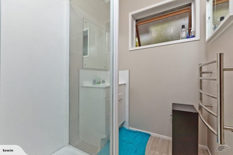 Photo of property in 2/65 High Road, Glenfield, Auckland, 0629