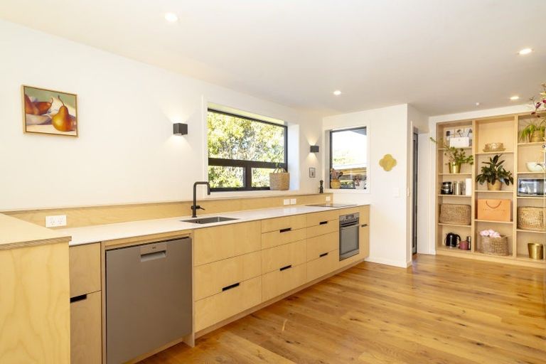 Photo of property in 10 Preston Drive, Arrowtown, 9302